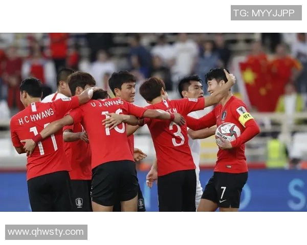 中国与韩国足球对决精彩集锦回顾12月9日激烈赛事瞬间分析